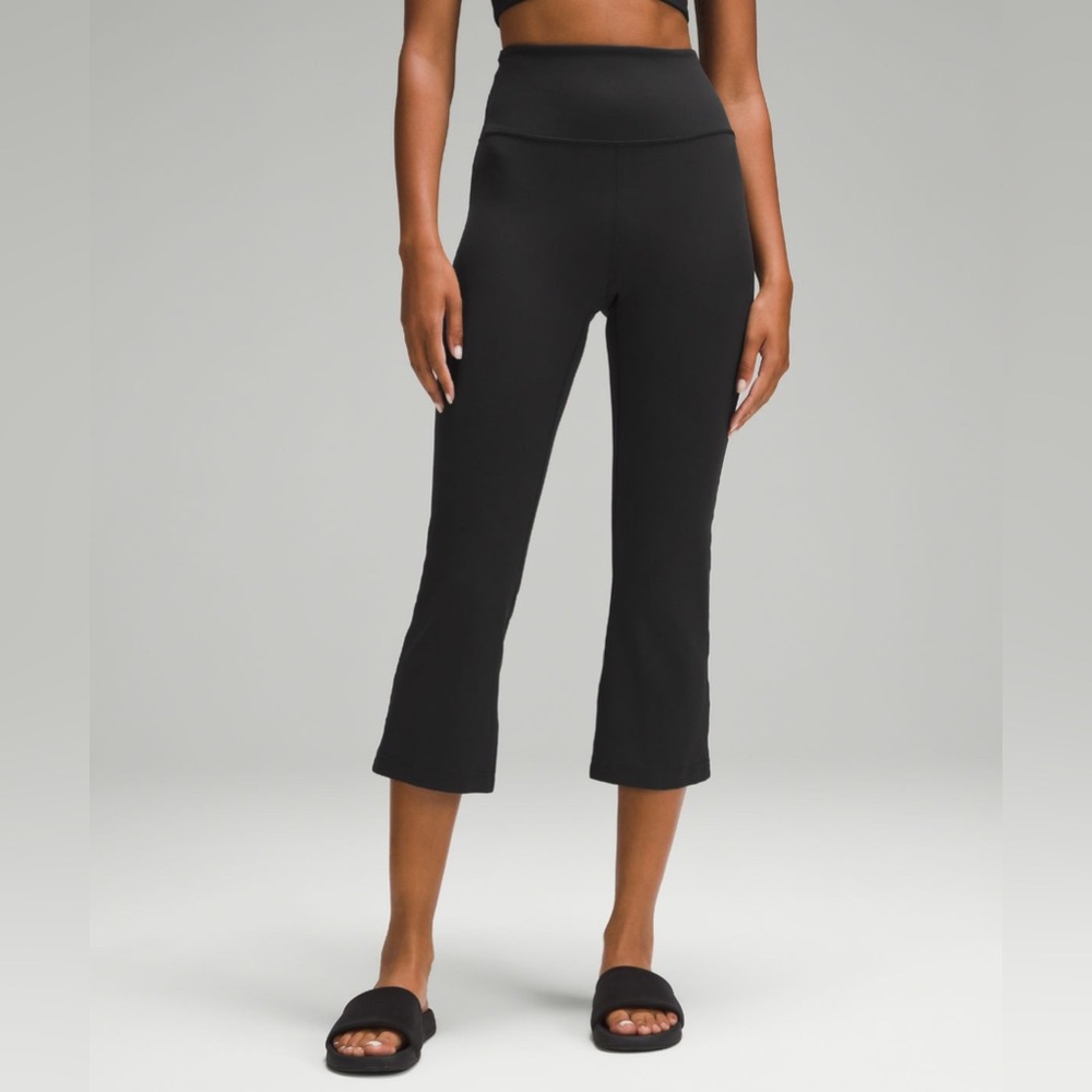 Lululemon Groove Super High Rise Crop 23”